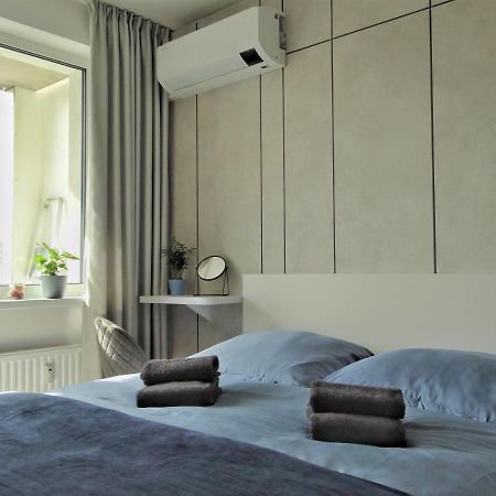 Top Urban Apartment - Free Parking, Green Energy, Modern Style บราติสลาวา ภายนอก รูปภาพ